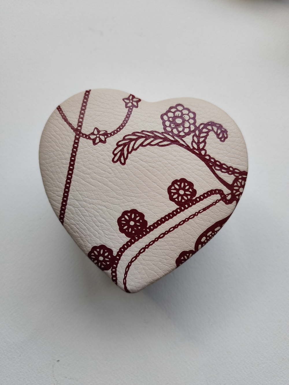 Pandora Unforgettable Moments heart-shaped 2-tiered leather jewelry box